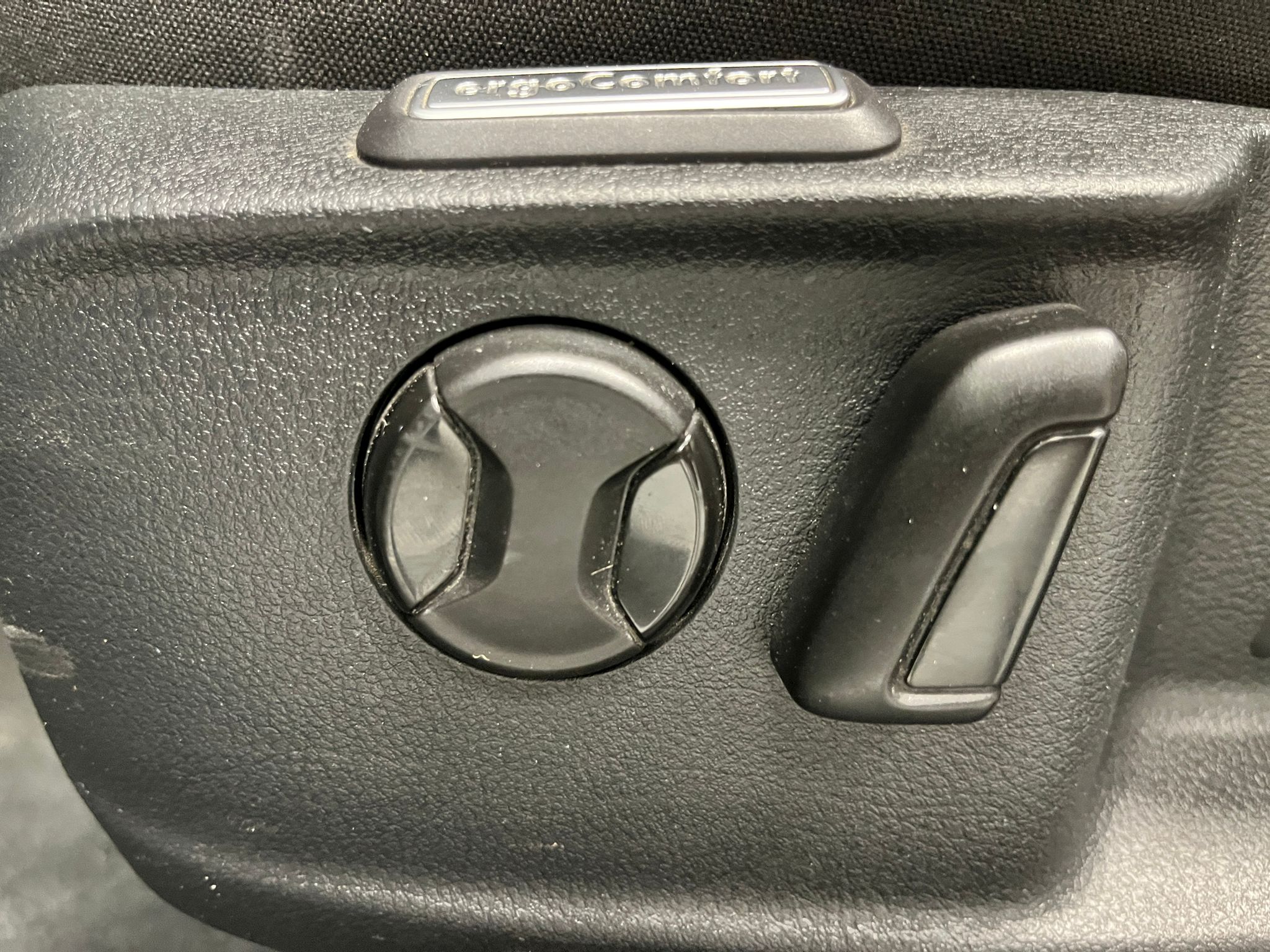VOLKSWAGEN PASSAT 20